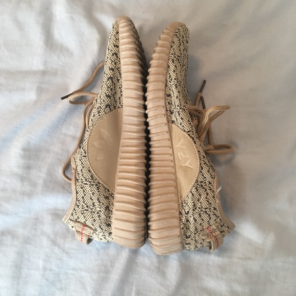 🌟 Yeezy Boosts 🌟 - Picture 5 of 6